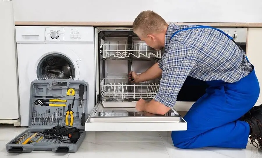 Beypazarı Hoover servisi teknisyen ekibi beyaz eşya tamiri yaparken